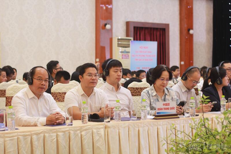 Đoàn doanh nghiệp Trung Quốc tham dự hội nghị