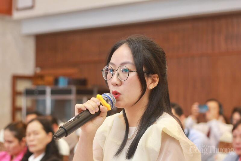 Đại diện các doanh nghiệp trên địa bàn tỉnh Gia Lai phát biểu tại hội nghị