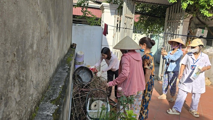 Sốt xuất huyết, tay chân miệng tăng mạnh