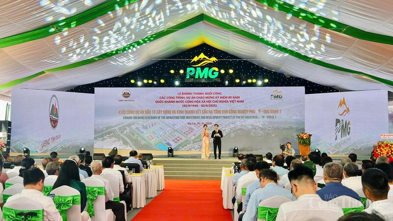 Quang cảnh lễ khởi công