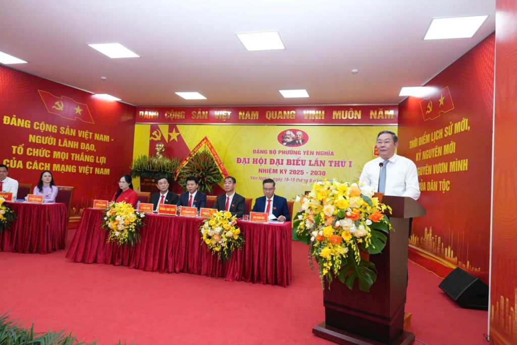 Đồng chí Lê Hồng Sơn - Uỷ viên BTV Thành uỷ, Phó Chủ tịch Thường trực UBND TP Hà Nội phát biểu chỉ đạo tại đại hội