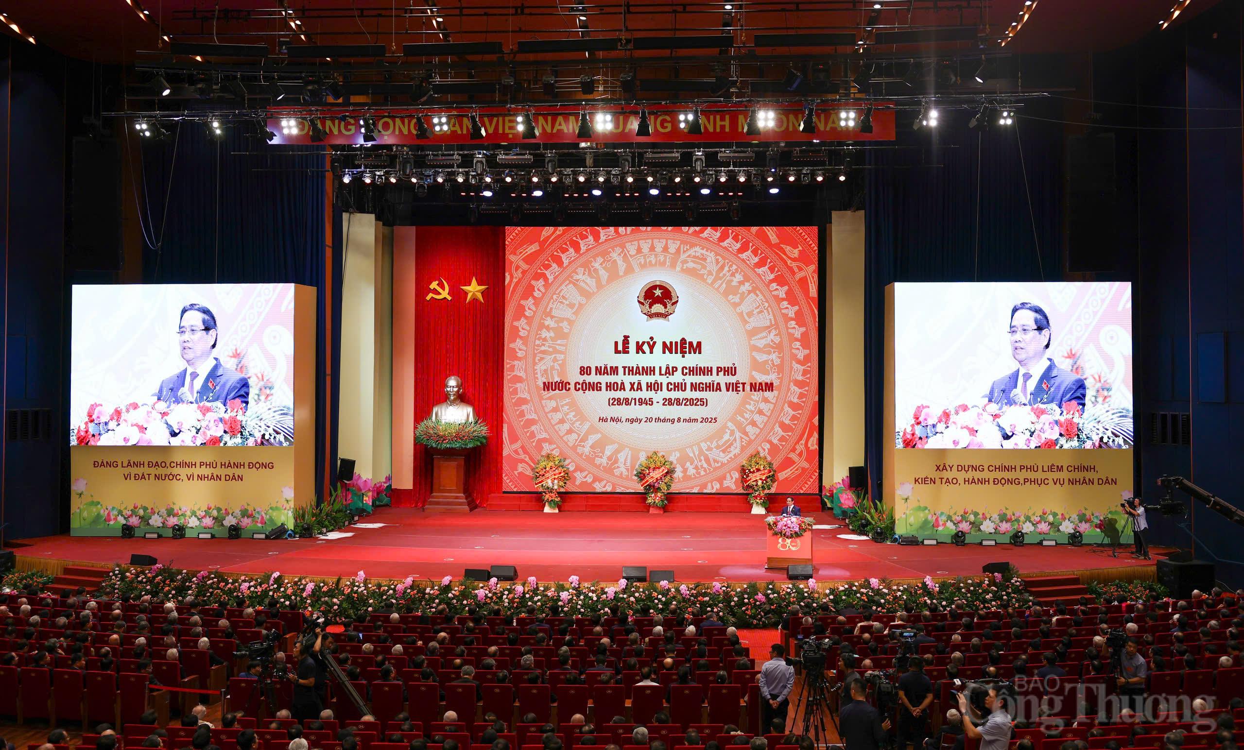 Toàn cảnh lễ kỷ niệm. Ảnh: Nam Nguyễn