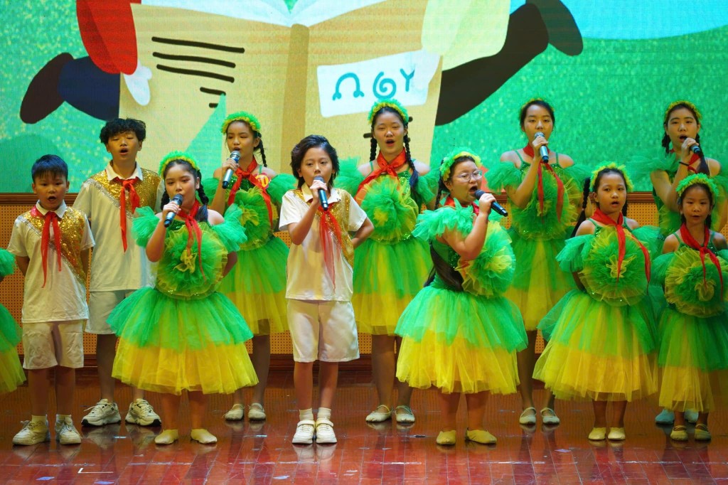 Thiếu nhi Thủ đô hân hoan tuyên truyền “Việt Nam quê hương em”