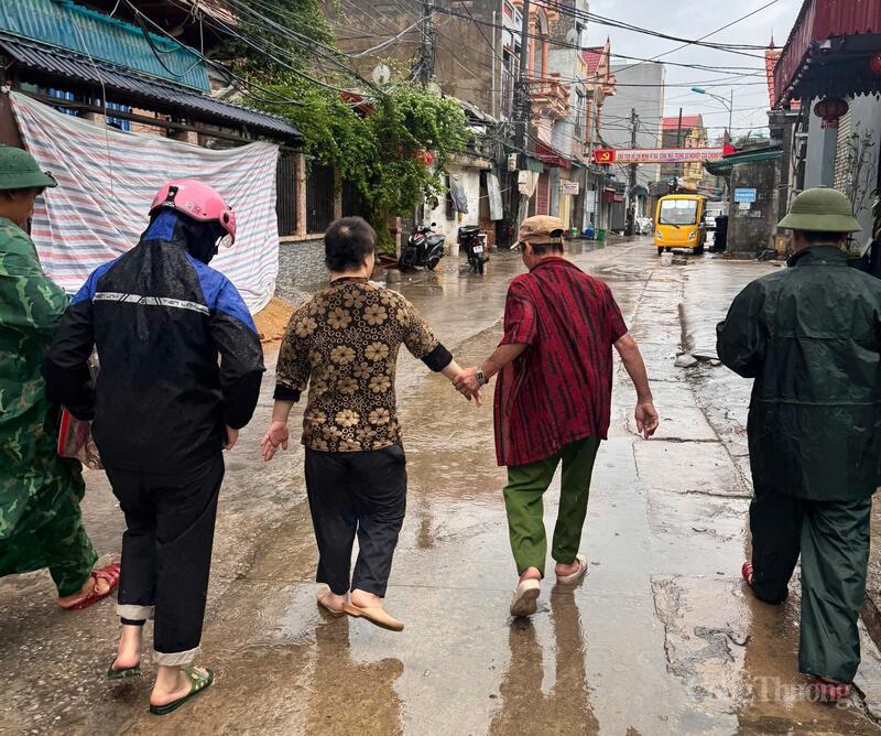 Lực lượng chức năng sẽ ưu tiên người già và trẻ nhỏ