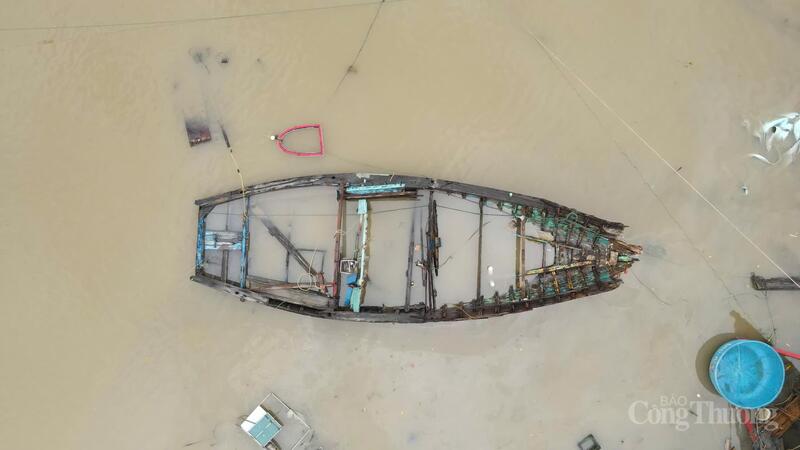 Một thuyền của ngư dân bị đánh chìm