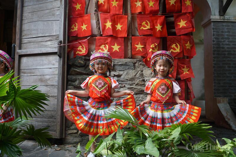 Nụ cười của các em nhỏ trong hòa bình