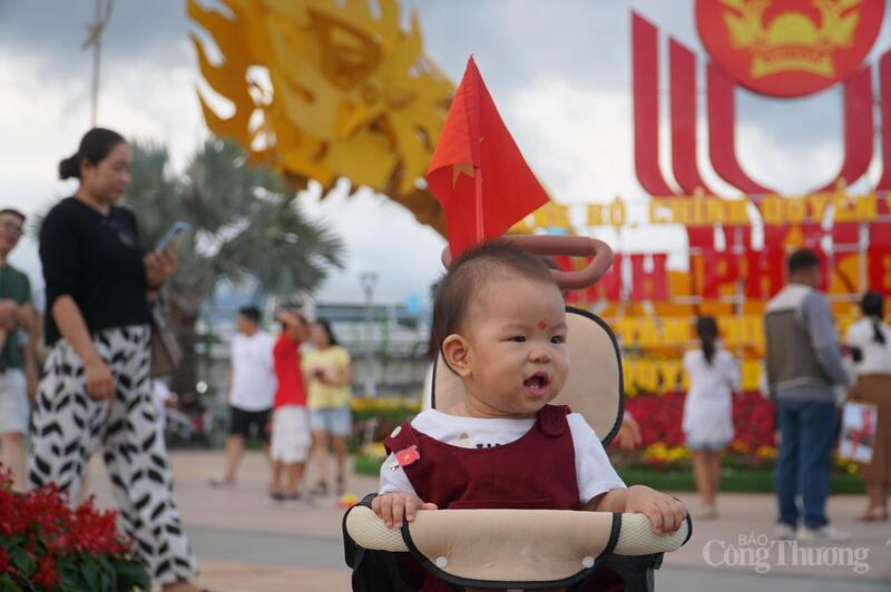 Em bé Đà Nẵng trong Tết Độc lập của dân tộc