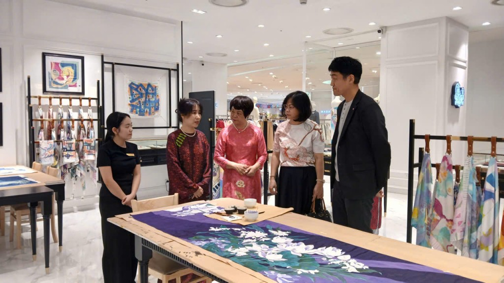 Đẩy mạnh cuộc vận động “Người Việt Nam ưu tiên dùng hàng Việt Nam”