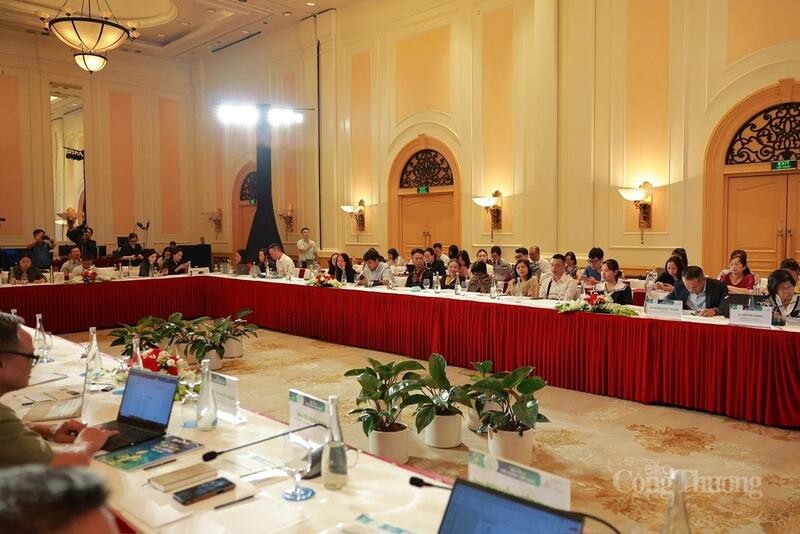 Các khách mời tham dự tại Diễn đàn Tiếp thị và Tiêu dùng Việt Nam 2025.