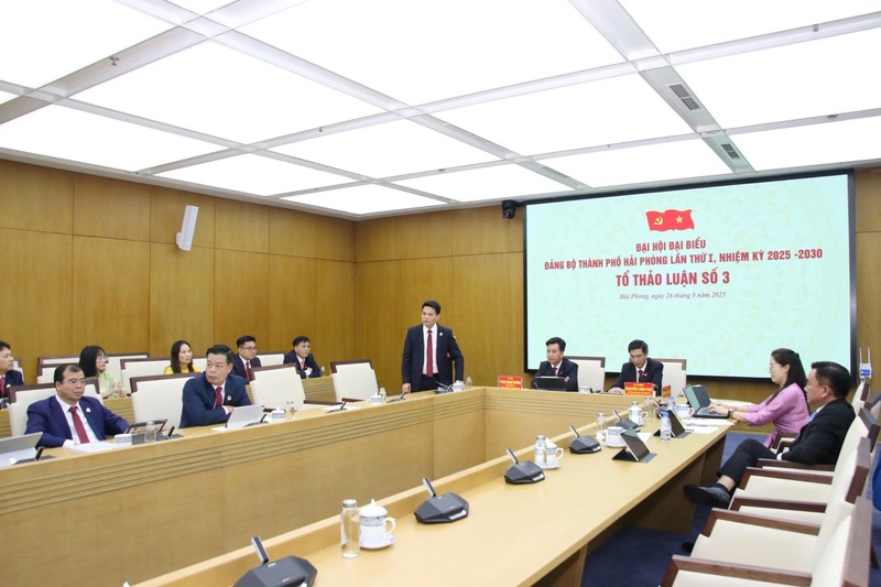 Các đại biểu thảo luận tại tổ. Ảnh: Cổng TTĐT Hải Phòng.