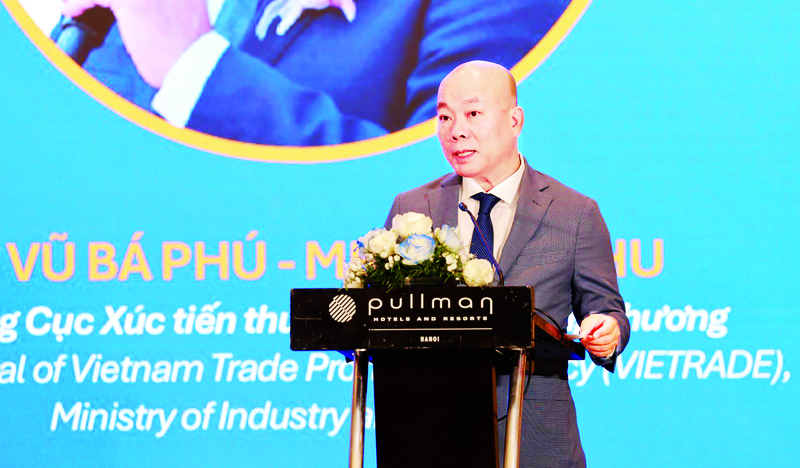 Cục trưởng Cục Xúc tiến thương mại Vũ Bá Phú là tấm gương điển hình tiên tiến cho tinh thần đổi mới, sáng tạo