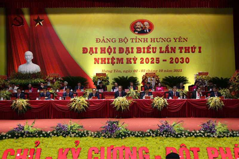 Đoàn chủ tịch đại hội. Ảnh: Tiến Đạt