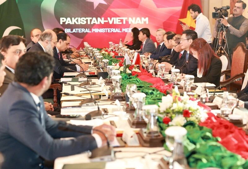 Hội đàm giữa Bộ trưởng Nguyễn Hồng Diên và Bộ trưởng Thương mại Liên bang Pakistan Jam Kamal Khan.