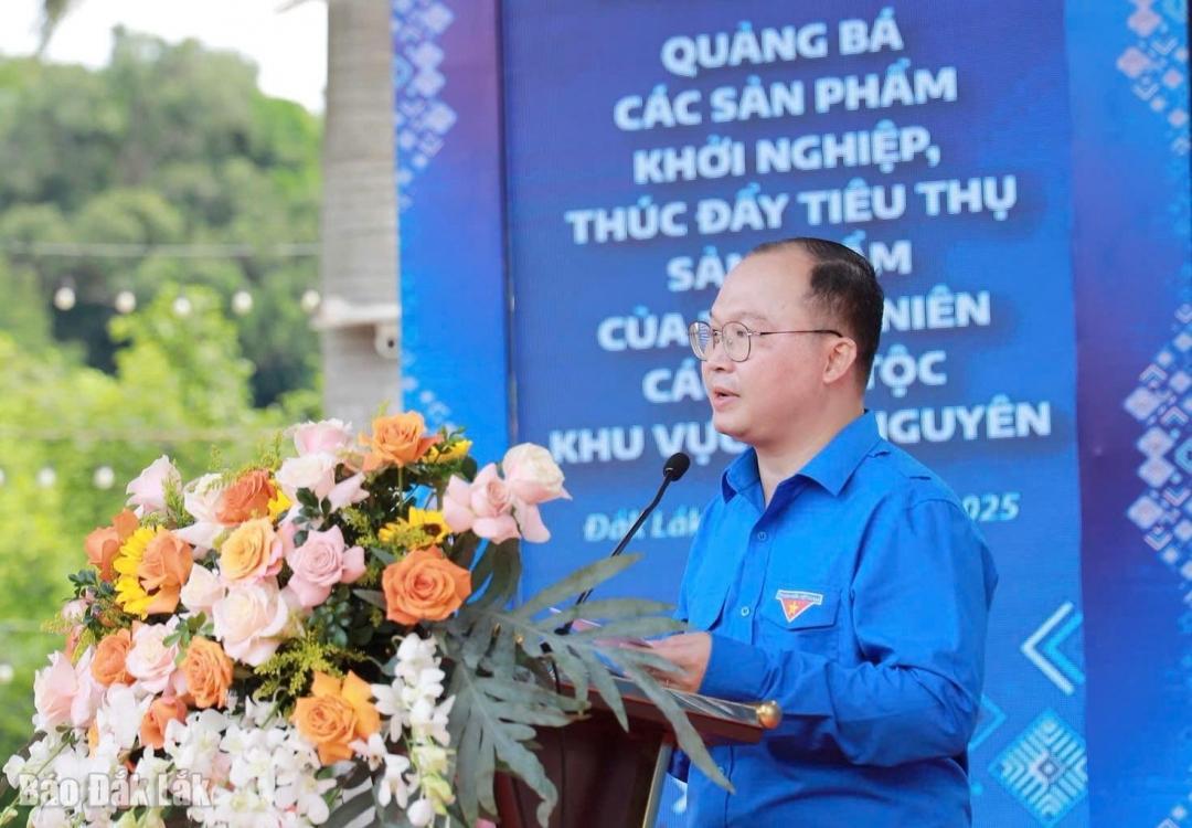 Phó trưởng Ban công tác Thanh thiếu nhi Trung ương Đoàn Cảnh Chí Quân phát biểu tại chương trình.