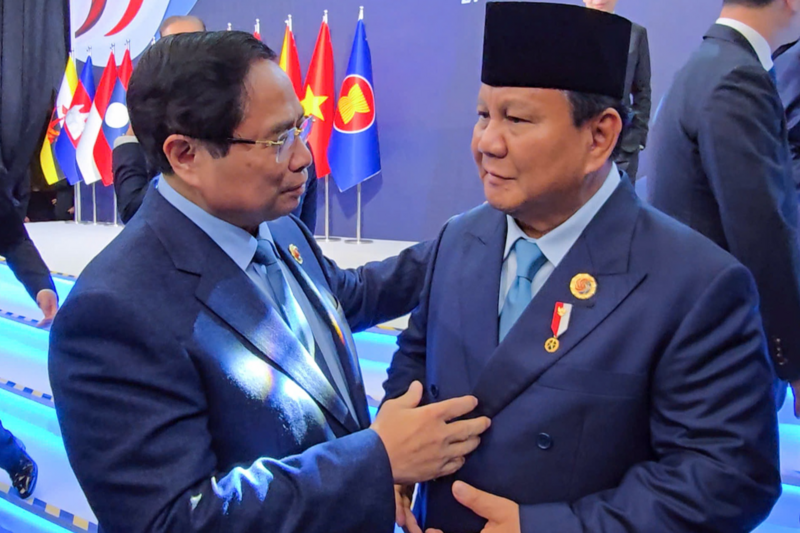 Thủ tướng Chính phủ Phạm Minh Chính gặp Tổng thống Indonesia Prabowo Subianto. Ảnh: BNG