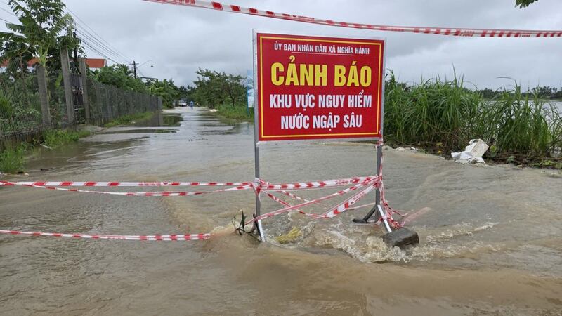 Nhiều tuyến đường đã bị cấm lưu thông, đảm bảo an toàn.