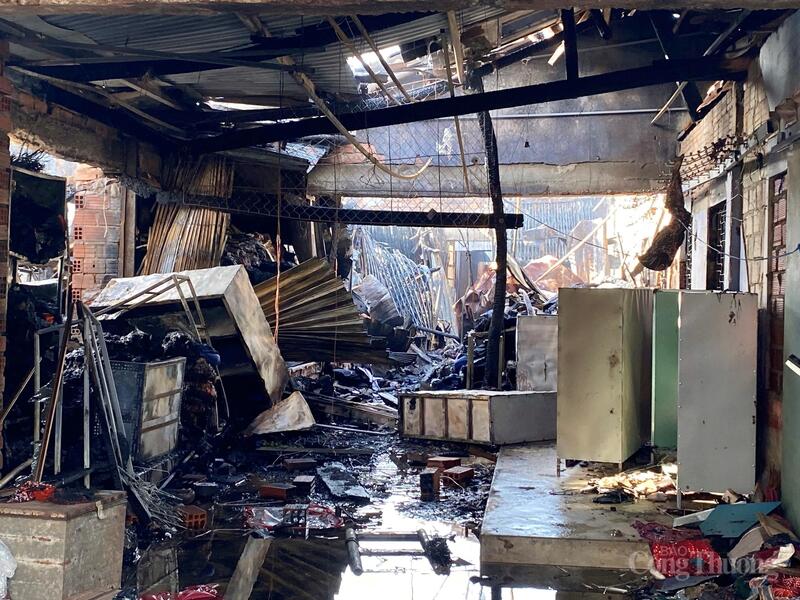 Cảnh tượng tan hoang tại chợ Bình Dương (xã Bình Dương, tỉnh Gia Lai).