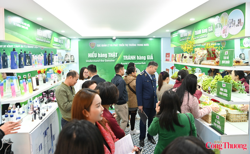 Theo đó, lễ khai mạc Phòng trưng bày Hàng thật - Hàng giả với chủ đề “Hiểu hàng thật - Tránh hàng giả”, nhằm nâng cao nhận thức của người dân về tác hại của hàng giả và tăng cường kỹ năng nhận diện sản phẩm trên thị trường.