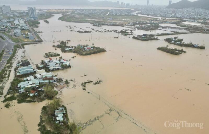 Gia Lai: Nhiều khu vực ngập trong nước - 1