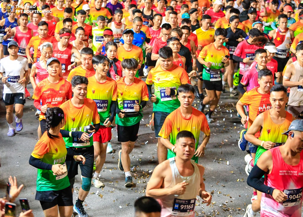 FPT Polytechnic làm nên kỳ tích tại VnExpress Marathon Hanoi Midnight FPT Polytechnic làm nên kỳ tích tại VnExpress Marathon Hanoi Midnight