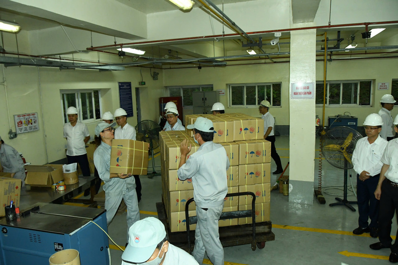 Kiểm tra vật liệu nổ công nghiệp do Micco sản xuất trước khi xuất khẩu