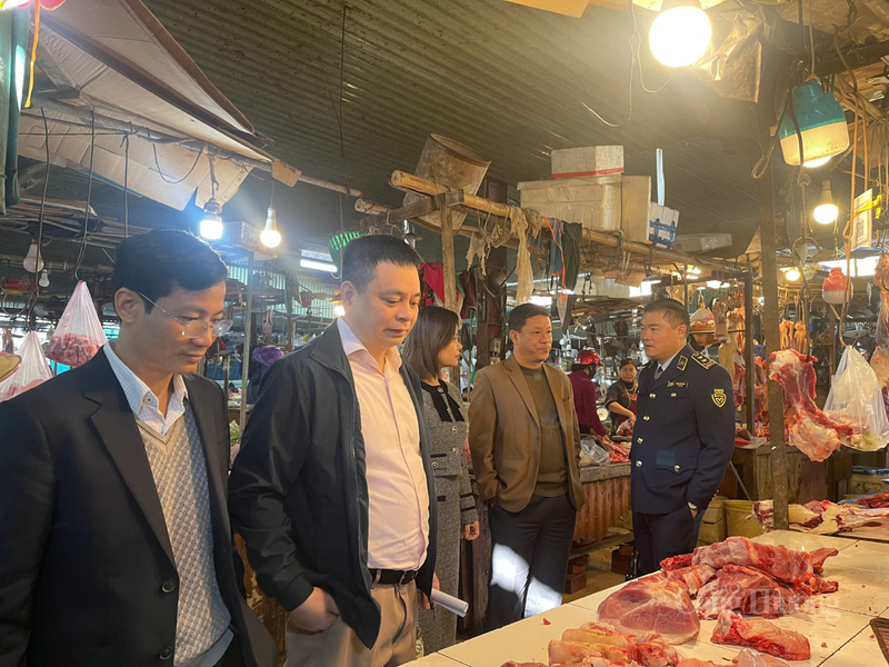 Qua khảo sát thực tế cho thấy, hàng hóa trên thị trường tương đối phong phú, giá cả cơ bản ổn định, chưa có hiện tượng khan hàng hay tăng giá bất hợp lý.