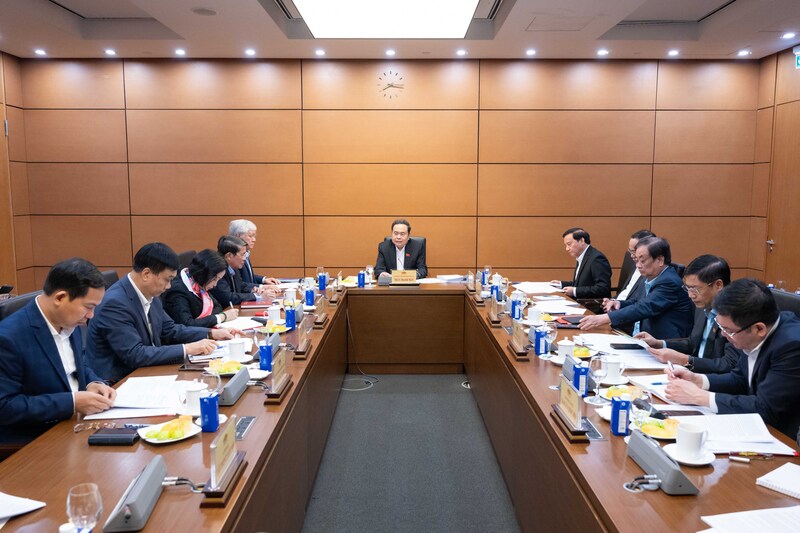 Chủ tịch Quốc hội Trần Thanh Mẫn chủ trì cuộc họp giao ban lãnh đạo tháng 2