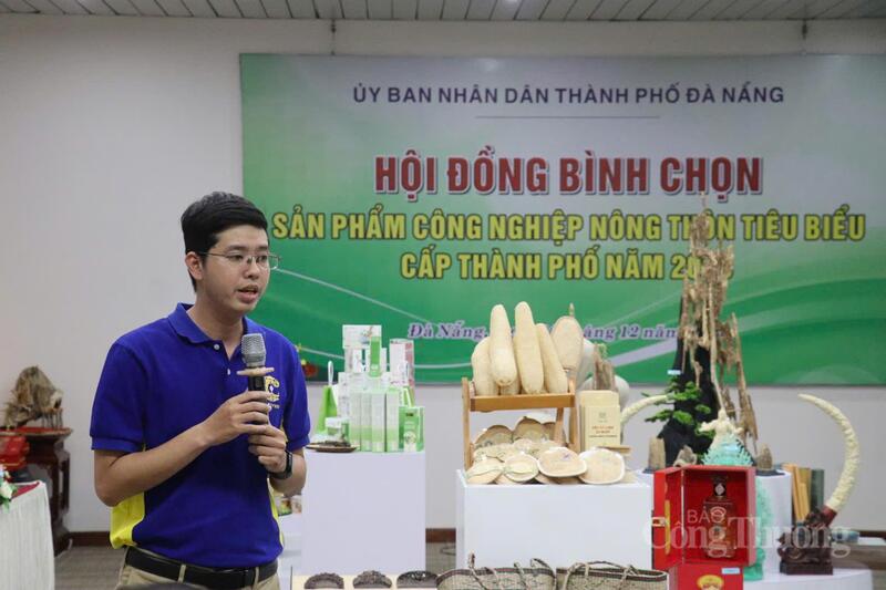 Dự án khởi nghiệp của Trương Văn An  và các cộng sự thuyết trình tại vòng bình chọn sản phẩm công nghiệp nông thôn tiêu biểu Đà Nẵng năm 2025.