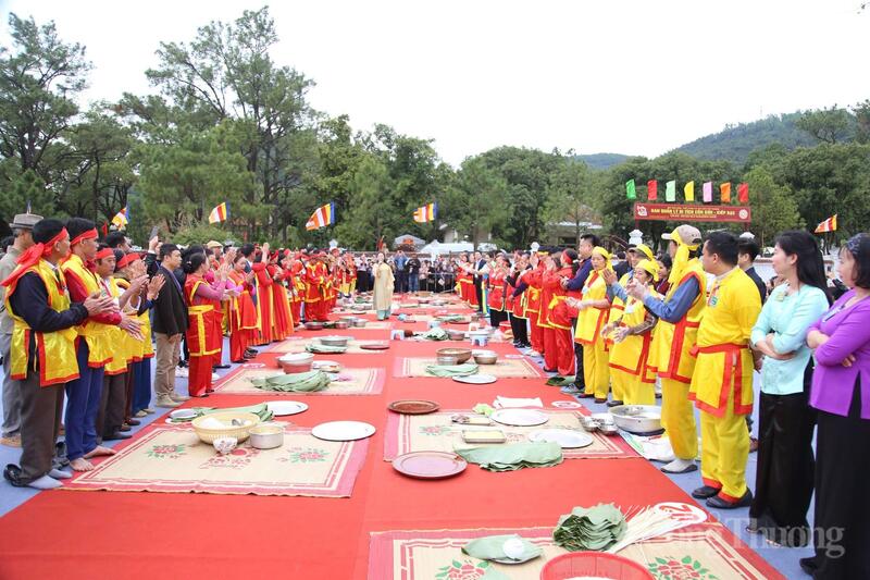 Lan tỏa nét đẹp Hội thi bánh chưng, bánh giày tại Lễ hội xuân Côn Sơn, Kiếp Bạc 2026.