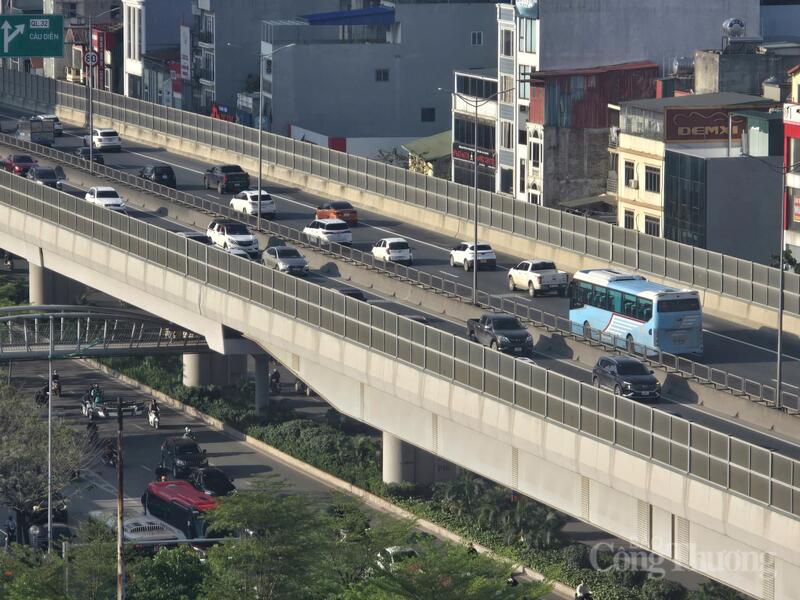 Việc duy trì tốc độ xe vừa phải không chỉ giúp tiết kiệm nhiên liệu mà cò giúp các chủ xe bảo vệ động cơ, thiết bị. Ảnh minh họa