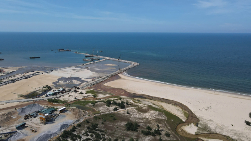 Cảng biển Mỹ Thuỷ đang được tiến hành xây dựng (Ảnh: Thành Long)