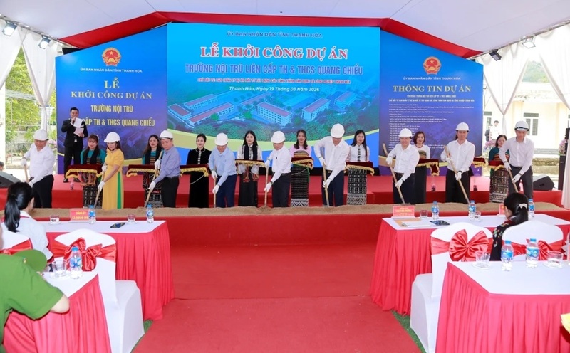 Dự án Trường nội trú liên cấp Tiểu học và THCS Quang Chiểu được xây dựng tại bản Pùng, xã Quang Chiểu, có quy mô đầu tư cải tạo, sửa chữa, mở rộng khu Trường THCS hiện có, đồng thời xây dựng mới nhiều hạng mục trên tổng diện tích khoảng 3 ha, với tổng mức đầu tư gần 200 tỷ đồng. Ảnh: Báo và Phát thanh, truyền hình Thanh Hóa