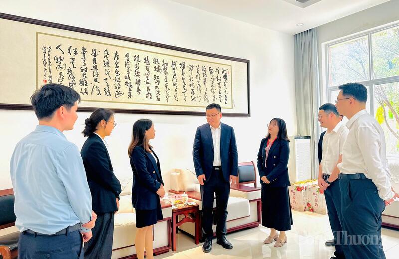 Hai bên đánh giá cao tinh thần hợp tác, thúc đẩy phát triển kinh tế, thương mại của các địa phương lưu vực Sông Hồng. Ảnh: Đỗ Nga