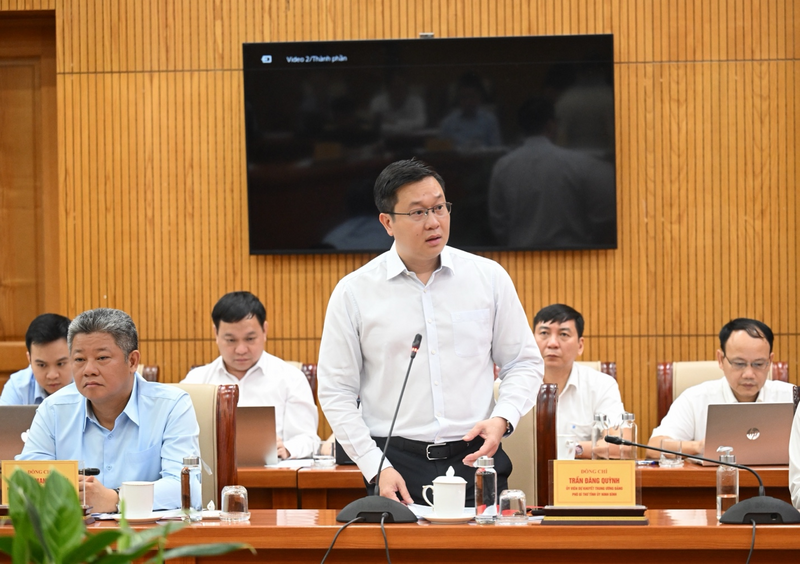 Đồng chí Trần Đăng Quỳnh, Phó Bí thư Tỉnh ủy Ninh Bình phát biểu tại hội nghị. Ảnh: Nguyên Khánh