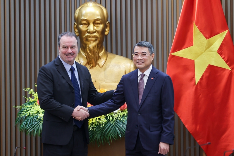 Thủ tướng Chính phủ Lê Minh Hưng tiếp Đại sứ Rick Switzer, Phó Đại diện Thương mại Hoa Kỳ - Ảnh: VGP/Nhật Bắc