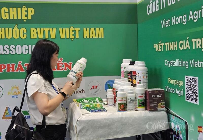 Các sản phẩm thuốc bảo vệ thực vật được giới thiệu tại sự kiện.