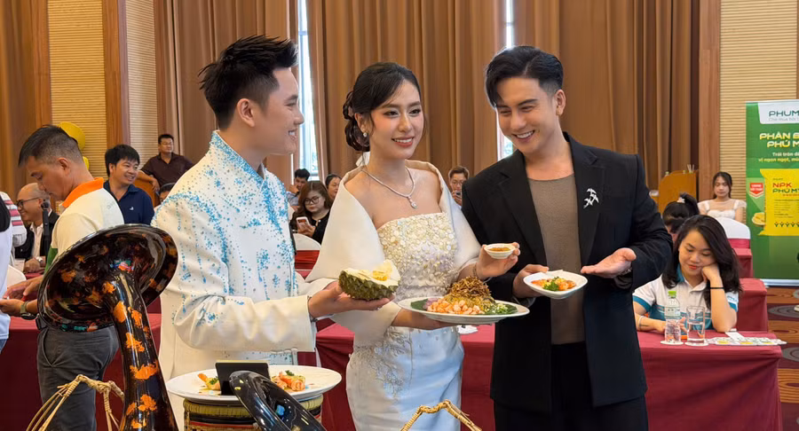 Hoa hậu Đinh Thị Hoa - Người con của vùng đất Krông Pắc, đồng hành với Lễ hội Sầu riêng Đắk Lắk năm 2026 trong vai trò Đại sứ Truyền thông. 2aoboqh7rf0sx8oihjbgpikupucp1byyrvmuwtkw.jpg