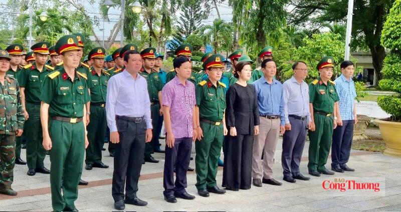 Sáng ngày 2/7/2026, tại Nghĩa trang Liệt sĩ TP. Cần Thơ, Ban Chỉ đạo 515 thành phố tổ chức Lễ dâng hương và đưa 670 mẫu sinh phẩm hài cốt liệt sĩ chưa xác định được thông tin đi giám định ADN tại Viện Pháp y Quân đội (Hà Nội).