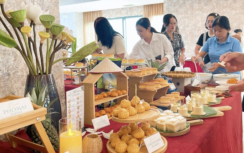 Tuần lễ Buffet sầu riêng lần thứ hai, thu hút đông đảo người dân và du khách đến thưởng thức. Ảnh: Văn Dương