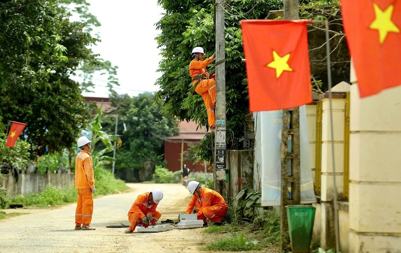Trong 6 tháng đầu năm 2026, Công ty Điện lực Thanh Hóa đã đảm bảo cấp điện an toàn, ổn định đáp ứng nhu cầu điện phục vụ hiệu quả cho phát triển kinh tế - xã hội và đời sống dân sinh trong toàn tỉnh. Ảnh: Hùng Mạnh