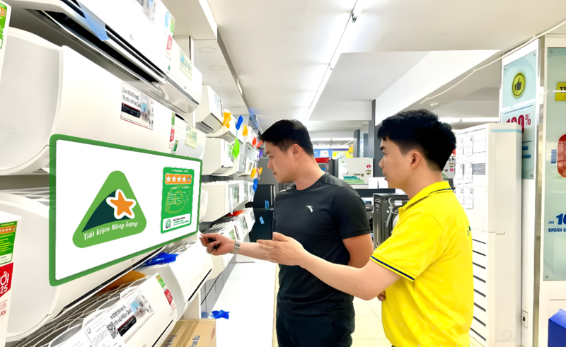Người tiêu dùng ngày càng quan tâm đến sản phẩm dán nhãn năng lượng. Ảnh: Cục ĐCK