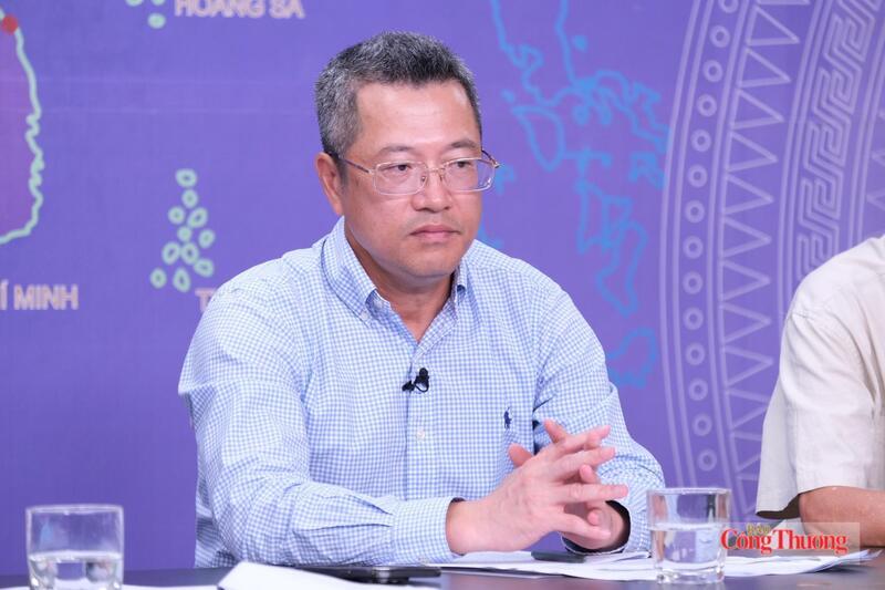 Ông Âu Anh Tuấn, Phó Cục trưởng Cục Hải quan (Bộ Tài chính) trao đổi tại tọa đàm. Ảnh: Lê An
