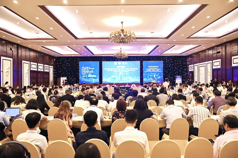 Hội thảo gắn kết các nhà lãnh đạo, chuyên gia, nhà quản lý, doanh nghiệp, nhà khoa học...trong nước và quốc tế để thúc đẩy hợp tác ba nhà thực chất, bền vững. Ảnh: Diễm Phúc
