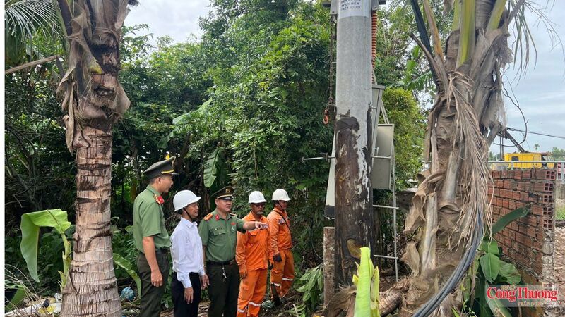 PC Cần Thơ phối hợp cùng lực lượng Công an TP. Cần Thơ kiểm tra các hiện trường bị mất trộm trên địa bàn TP. Cần Thơ.