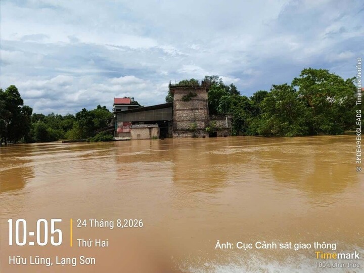 Nhiều khu vực tại tỉnh Lạng Sơn bị ngập sâu trong nước.