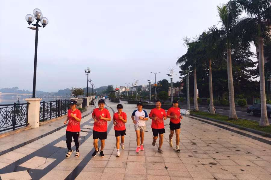 Hơn 1.500 người Vinamilk từ 30 đơn vị trên cả nước cùng tham gia Giải chạy bộ trực tuyến chào mừng 50 năm thành lập công ty. Hơn 1.500 người Vinamilk từ 30 đơn vị trên cả nước cùng tham gia Giải chạy bộ trực tuyến chào mừng 50 năm thành lập công ty.