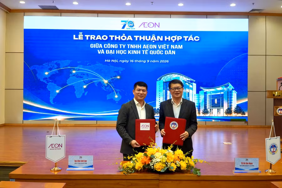 TS Vũ Văn Ngọc - Viện trưởng Viện đào tạo Tiên tiến, Chất lượng cao, Phân tích kinh doanh & POHE, ĐH Kinh tế Quốc dân ký kết hợp tác với AEON Long Biên. ngoc-3.jpg