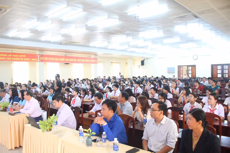 Đại biểu tham dự Hội thảo. can-tho-du-an-sk-thanh-nien-6.jpg