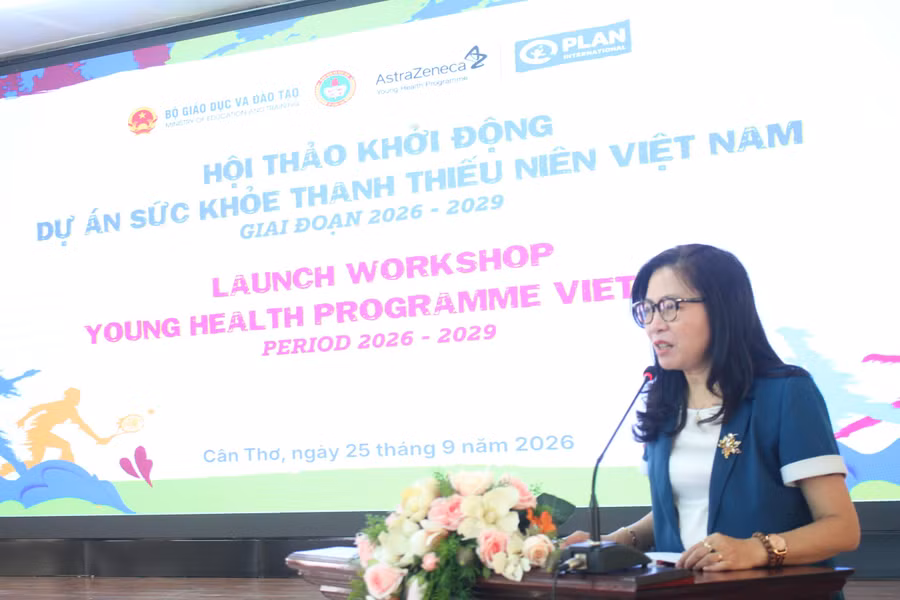 Bà Nguyễn Thị Lương Phong, Giám đốc đối ngoại Công ty AstraZeneca Việt Nam phát biểu tại Hội thảo. can-tho-du-an-sk-thanh-nien-5.jpg