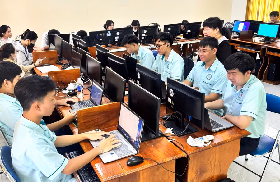 Tiết ứng dụng công nghệ thông tin tại Trường Cao đẳng Cà Mau. tin-hoc-2.jpg